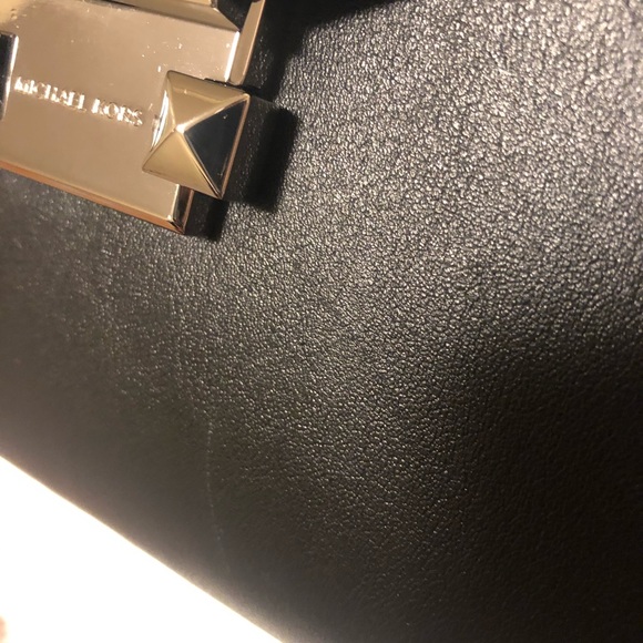 ❌Sold❌Michael Kors Whitney Medium - Picture 9 of 10